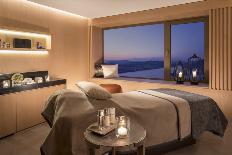 Hoch über dem Vierwaldstättersee, im Bürgenstock Waldhotel, kümmert man sich mit großer Expertise um die Gäste.