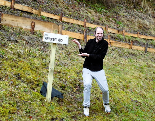 Klemens Gold bei der Auspflanzaktion.