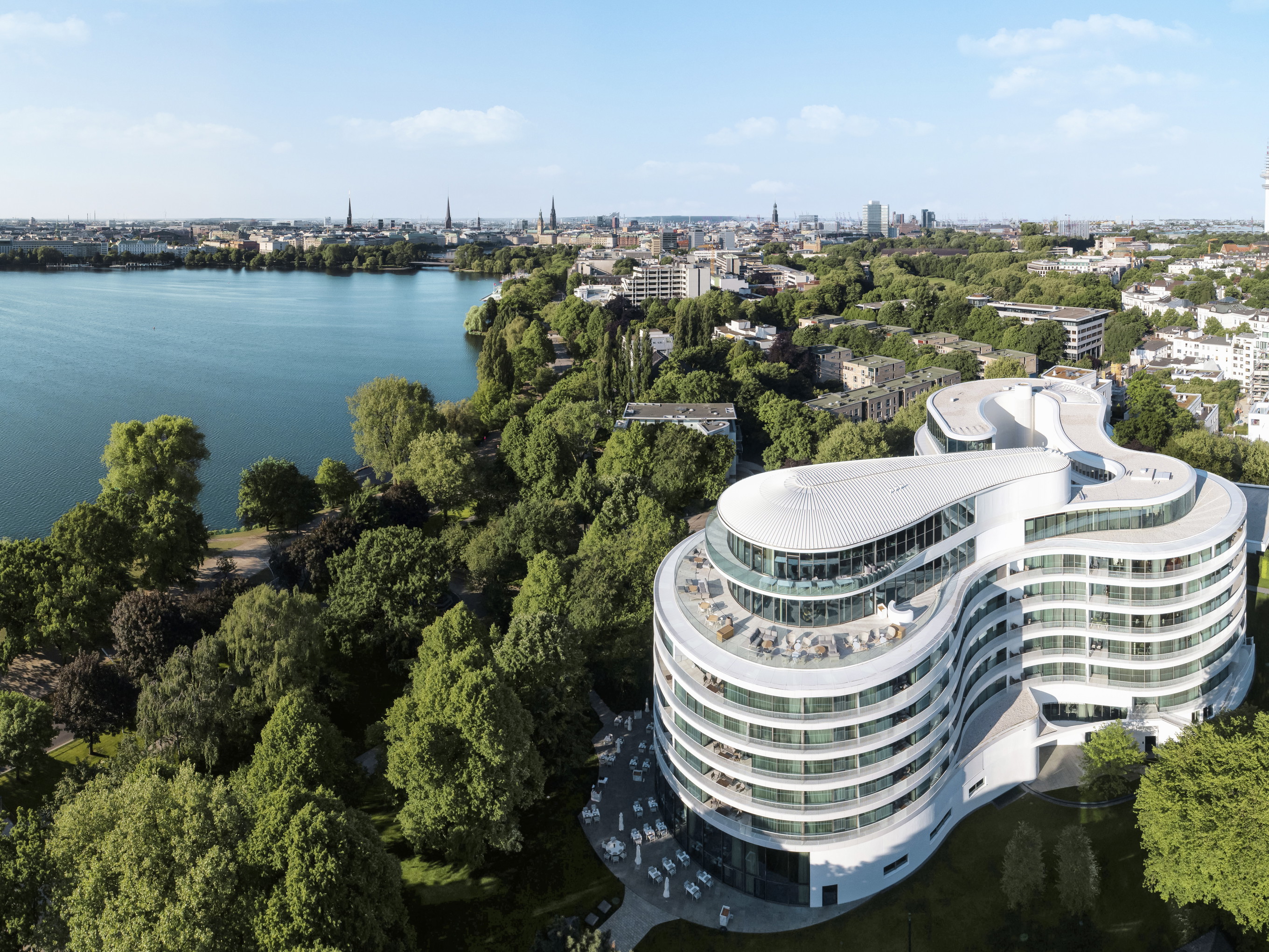 THE FONTENAY in Hamburg named "Hotel of the Year" in Germany