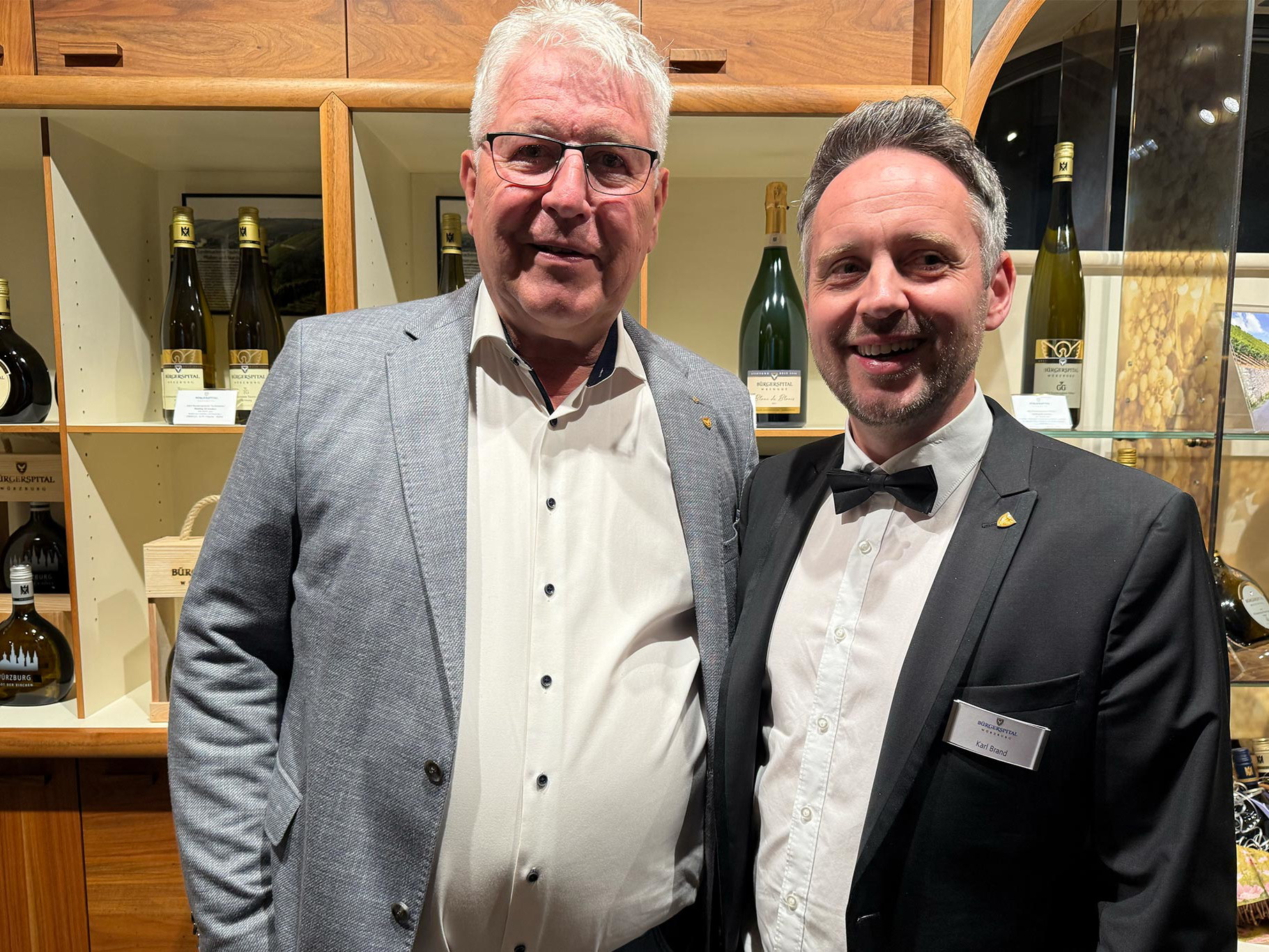 Robert Haller mit seinem Nachfolger Karl Brand. 