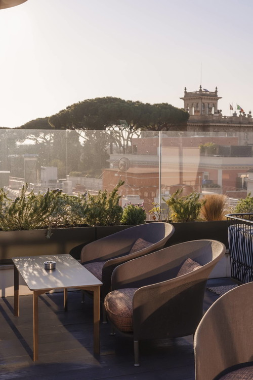 Charlie’s Rooftop Bar