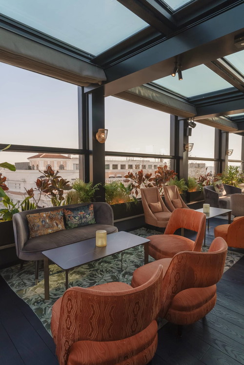 Charlie’s Rooftop Bar