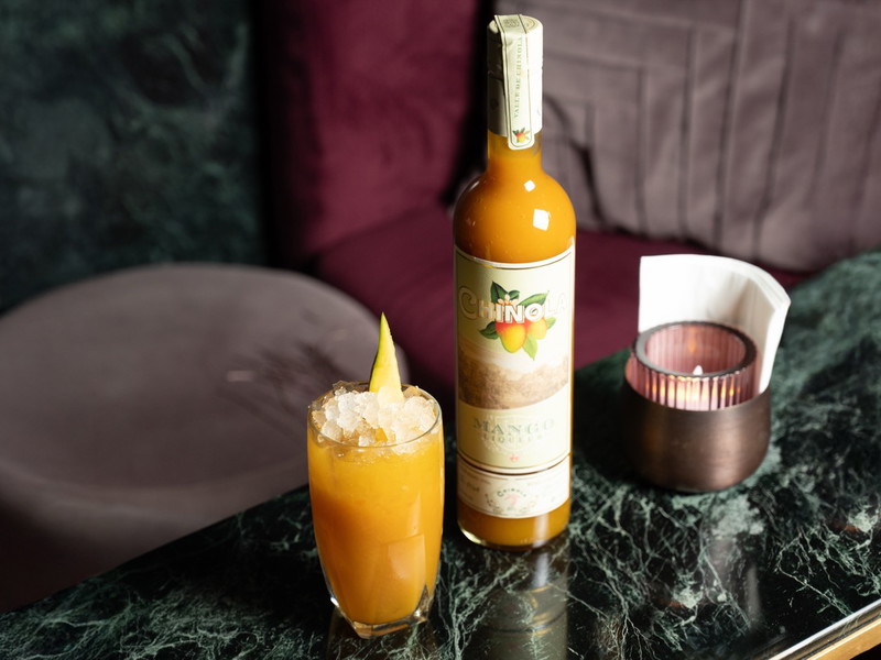 Mit ihrem niedrigen Alkoholgehalt eignet sich Chinola perfekt für tropische Cocktails.