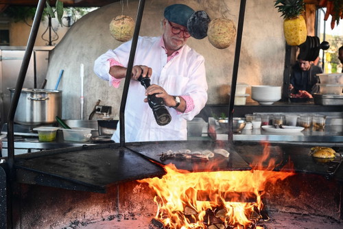 Küchenchef Francis Mallmann leitet neun Restaurants weltweit und gilt als der berühmteste unter den argentinischen Asadores. 