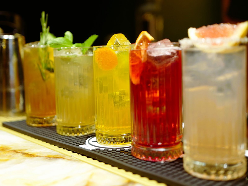 Die bunte Welt der sommerlichen Highballs stand bei der Master Class im »Cinco« auch praktisch im Fokus.