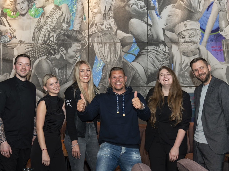 Alexander Knelle, Anna Dvoracek, Melanie Dvoracek, Michael Dvoracek, Elena Vacano, Alexander Scharf. 
