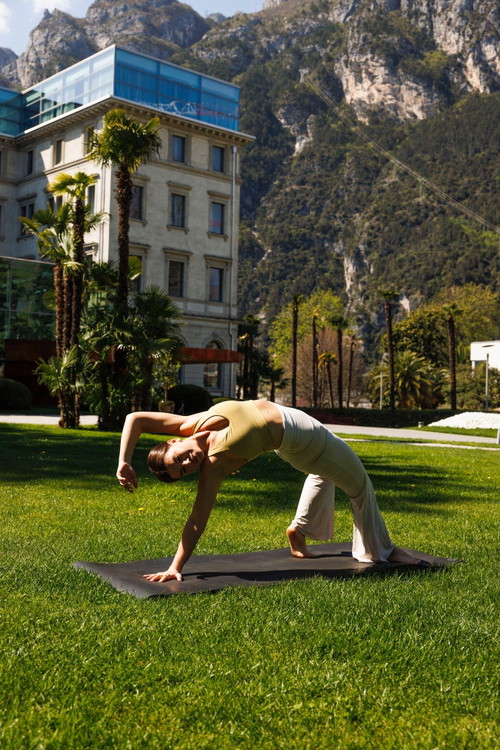 Yoga in giardino