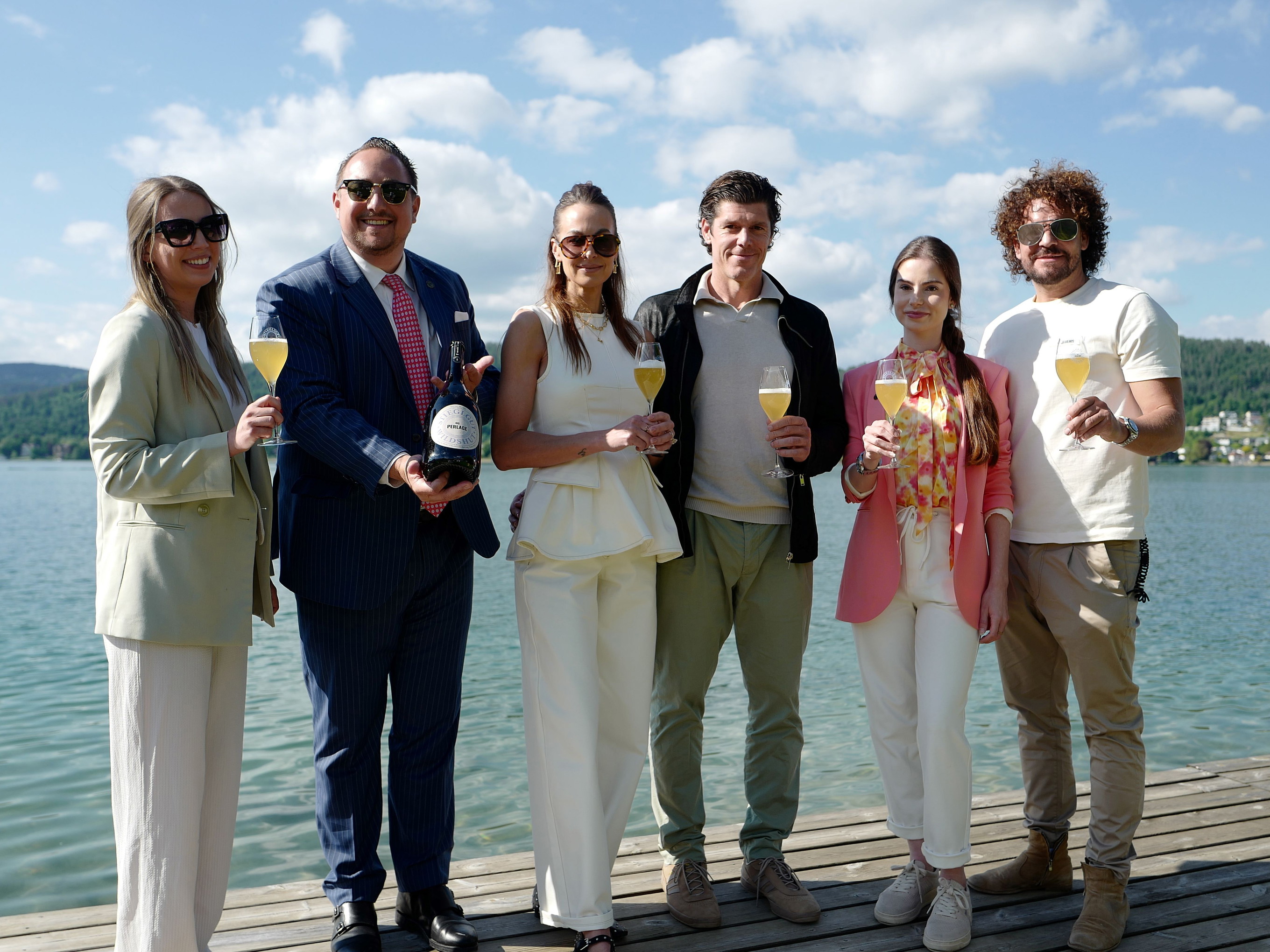 Gastgeber für zwei Abende in Maria Wörth: Das »Stiegl«-Team mit Eishockey-Crack und Hotelier Matthias Trattnig (Mitte)