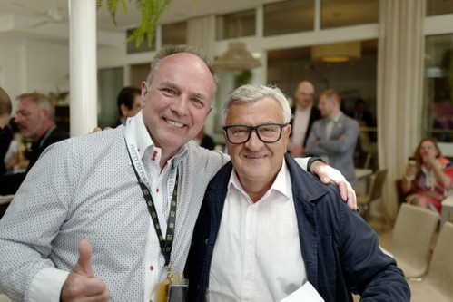 Entspannte Juroren: Wörthersee-Legende Rainer Husar und Eric Bouton (»Monin«).