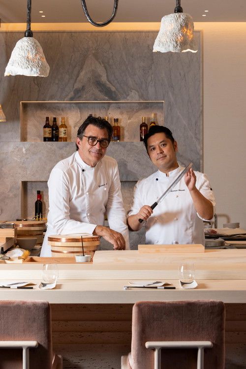 Die Speisekarte wird von Küchenchef Yasunari Okazaki (rechts) an jede Jahreszeit angepasst.