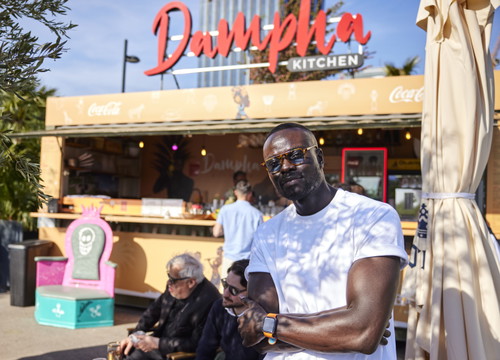 Khalifa Dampha vereint sein familiäres Erbe aus Gambia und Spanien auch auf der Speisekarte. 