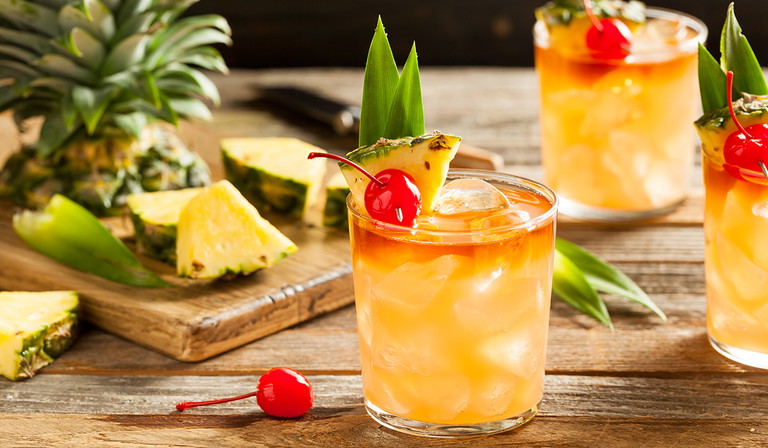 Ein Abenteuer mit ungewissem Ausgang, das war alkoholschwere der »Mai Tai« schon immer. Kein Wunder, dass Schützen ihn gern ins Visier nehmen.