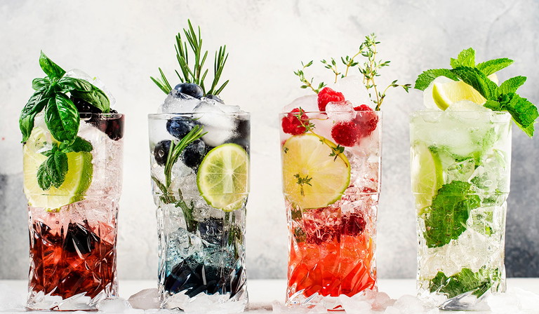 Zwillinge lieben es angeblich spontan. Mit einigen Früchten des Saison abgewandelt, passt der »Mojito« damit perfekt zu ihnen. 
