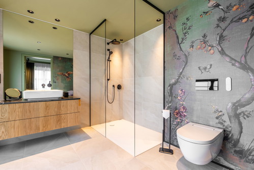 Das Badezimmer in einer neu neuen Suiten des renovierten Gutshof.