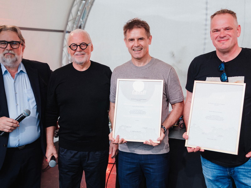 v.l.n.r. Falstaff Chefredakteur Wein Peter Moser, Falstaff-Herausgeber Wolfgang Rosam, Roman Horvath (Weingutsleiter »Domäne Wachau«) und Heinz Frischengruber (Kellermeister »Domäne Wachau«)