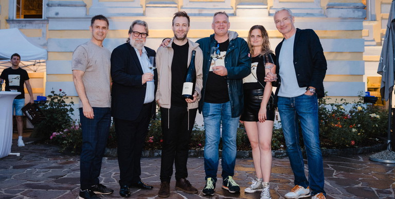 v.l.n.r. Roman Horvath (Weingutsleiter »Domäne Wachau«), Peter Moser (Falstaff), »Josh.«, Heinz Frischengruber (Kellermeister »Domäne Wachau«), Silvia Lechner (»Domäne Wachau«), Rainer Pariasek (Moderator)