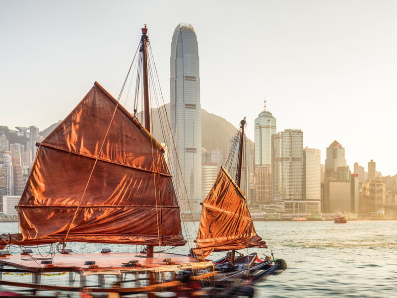 Rote Segel: Die traditionellen Dschunken sind ein unverwechselbares Symbol Hongkongs.
