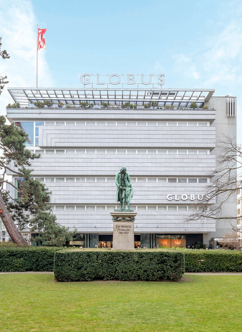 Das Kaufhaus Globus ist unter anderem bei Foodies beliebt, die gerne in der Gourmet-Abteilung Delicatessa einkaufen.