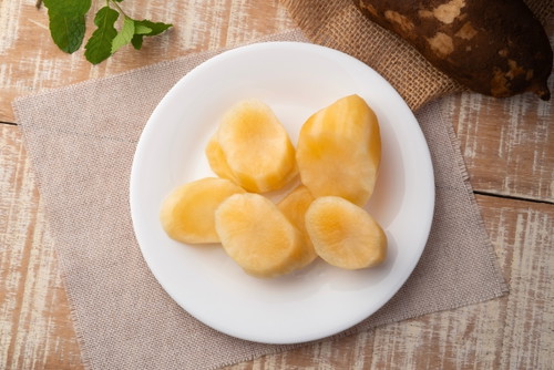 Yacon: Süße, präbiotisch wirkende Wurzelknolle mit crunchiger Textur. Für Getränke, Marmelade, Essig oder als Chips. Ähnliche Wirkung: Topinambur.