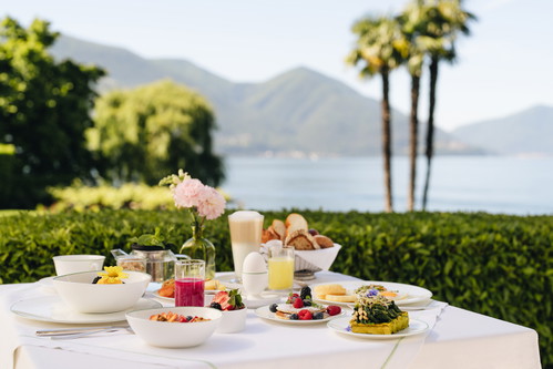 Wie wäre es mit einem ausgiebigen Frühstück auf der sonnigen Terrasse? 