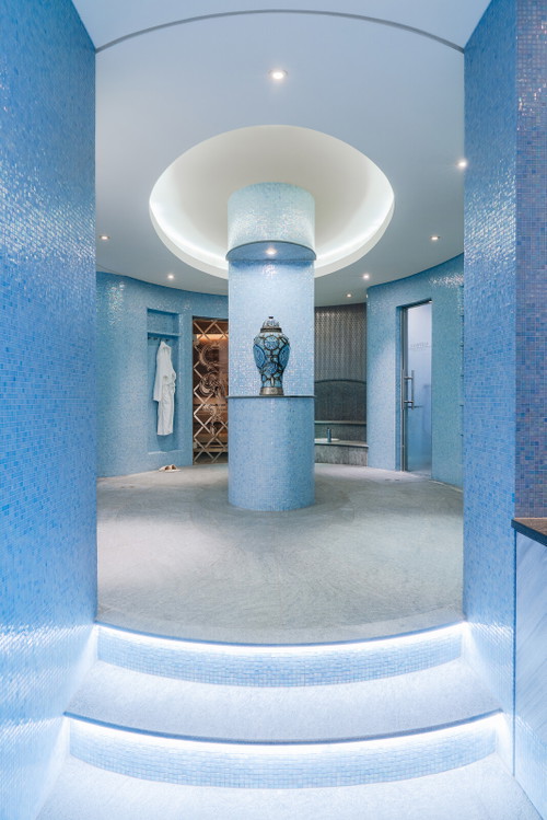 Das Hotel verfügt über einen 2.000 Quadratmeter grossen Spa-Bereich.