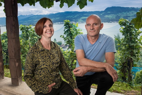Haben Grund zur Freude: die Gewinner der Trophy Susan und Rico Lüthi. 