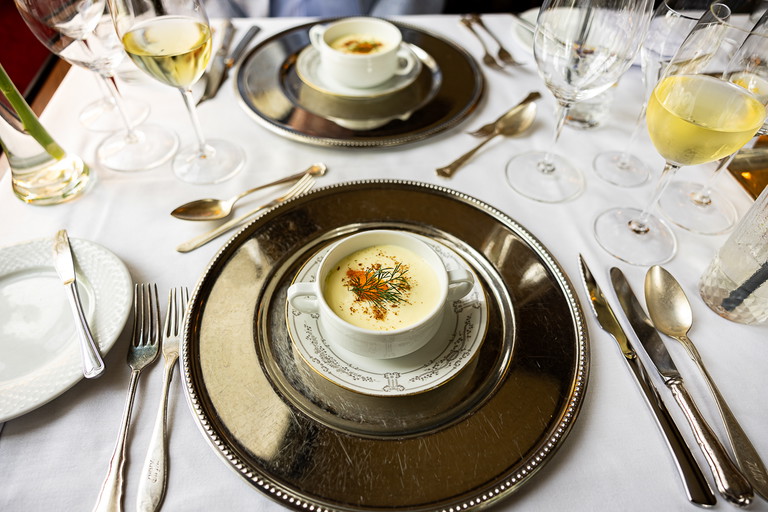 Dining at Haikko Manor gives a whole new, grand dimension to the flavours of Porvoo and the surrounding area.