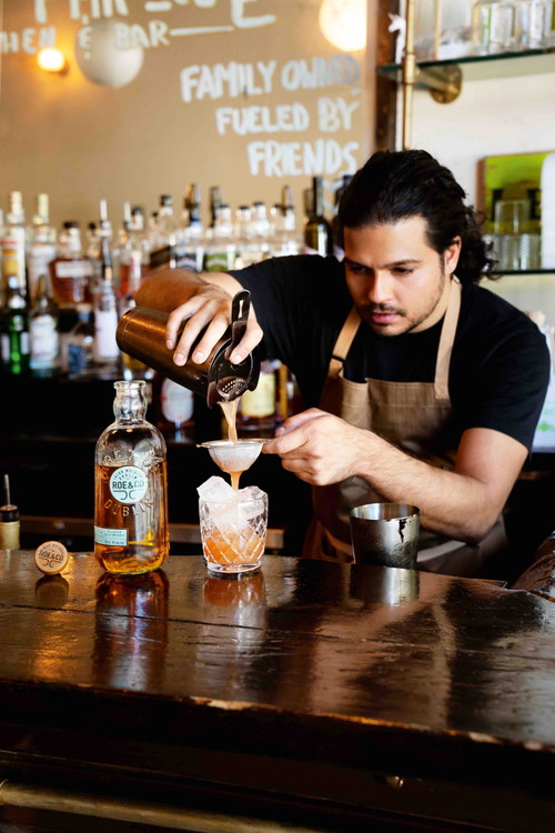 Sláinte! Ein Schluck Whiskey, ein Schwung Geselligkeit – so pur schmeckt die irische
Lebensfreude.
