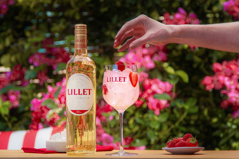 Die Lillet Flasche im neuen Look ist zu einem UVP von 17,99 Euro im Handel erhältlich.