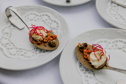 Waldviertler Slowfood – Schneckenparfait mit Kriecherl-Espuma