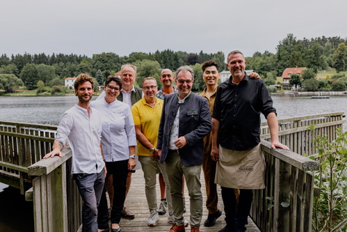 v.l.n.r.: Johannes Kronegger, Petra und Werner Zlabinger, Christian Bisich, Leo Bettinelli, Tom Bauer, Alan Ho und Stefan Ho.