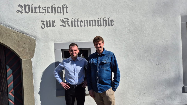 Die neuen Gastgeber der «Wirtschaft zur Kittenmühle», Daniel Schroff (l.) und Joeri Zaman (r.), freuen sich auf die neue Herausforderung. 
