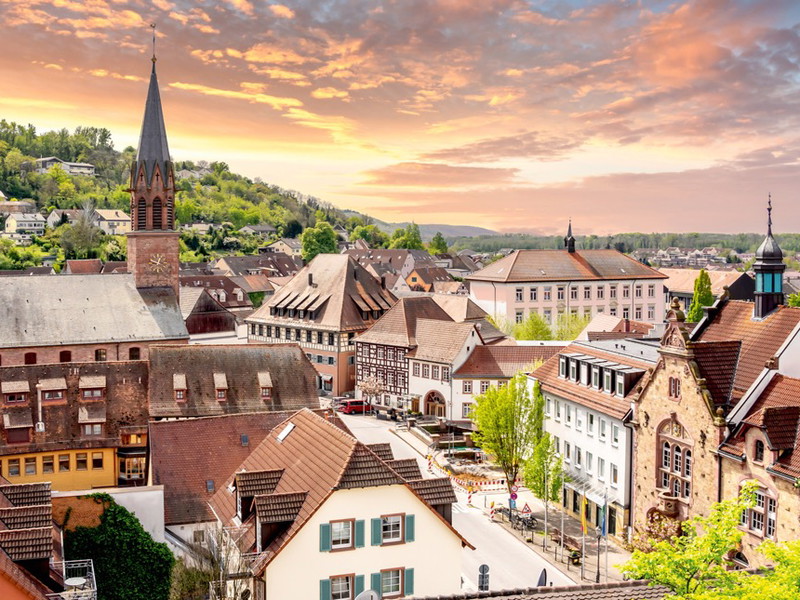 Schon der Name des Städtchens ist sympathisch: Weingarten. Es sind aber auch vor allem der historische Wartturm oder eine Einkehr im Walk´schen Haus, die die Besucher anlocken.