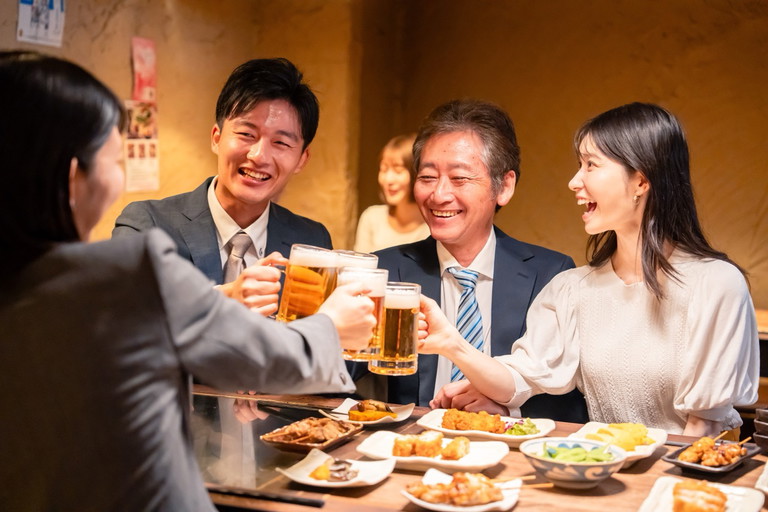 In Japan ist es ratsam, immer ein gefülltes Bierglas zur Verfügung zu haben. Manches kann man einfach runterspülen.
