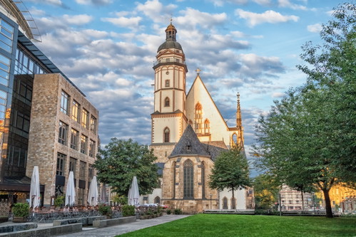 In der Thomaskirche, der Wirkungsstätte Johann Sebastian Bachs, kann man den berühmten Thomanerchor hören.