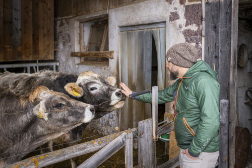 Neben tierischen Streicheleinheiten gibt‘s auch die Möglichkeit, Speck, Käse oder Wurst zu verkosten. 