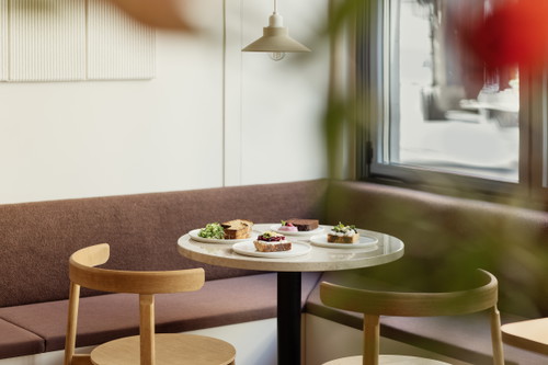 Das Interieur erinnert an die Farbnuancen eines Sauerteigsbrots.