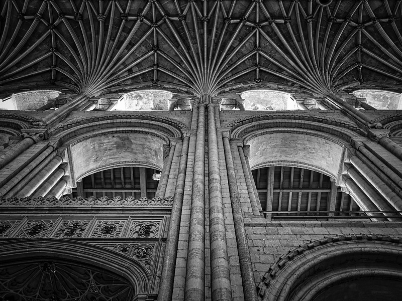 Navata, colonne e archi della Cattedrale di Norwich