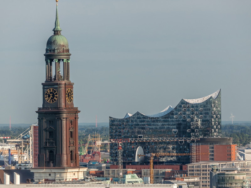 Falstaff presents the best street food in Hamburg.
