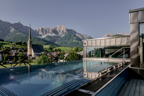 Das Thermalwasserpool im Adults-only-»Tiara-Spa« im »Die Hochkönigin«.