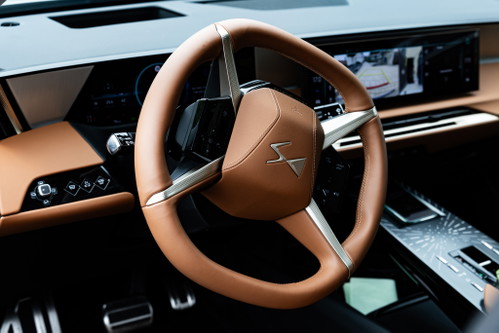 Der rein elektrische N°8 von »DS Automobiles«.