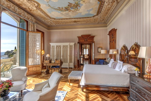 Ewig währende Eleganz: Das prunkvolle Interior des »Grand Hotel a Villa Feltrinelli« versetzt in eine andere Zeit – voller Glanz und Stil.