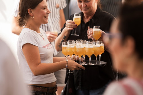 Der Begrüßungs-Apero mit Limoncello und schwarzem Tee.