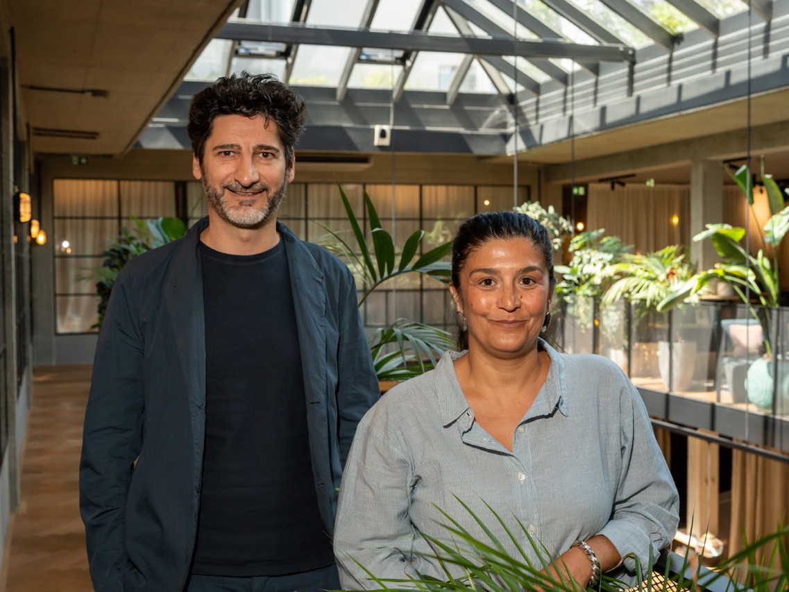 Paul Ivić und Parvin Razavi im Talk.