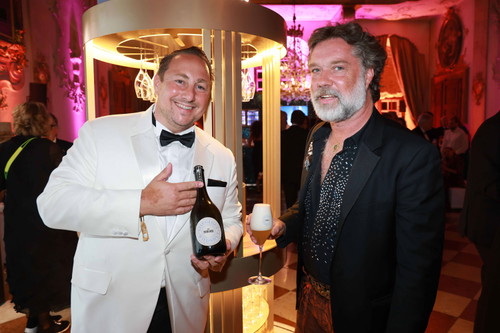 Afterparty in Schloss Leopoldskron: Wildshut-Ambassador Oliver Rehrl, Ausnahmemusiker Rufus Wainwright © Foto Neumayr