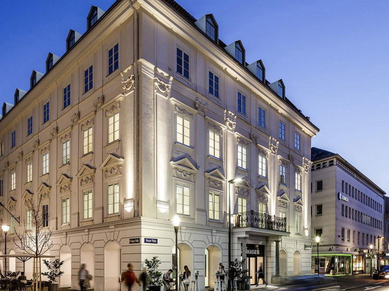 Das »George &amp; Marie « un der Kärntner Sparkasse. 