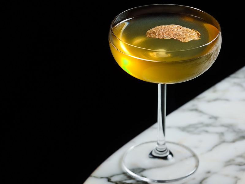 Satte 14 Tropfen Bitters, Bourbon, Triple Sec und natürlich edler Champagner machen den »Seelbach« zu einem mehr als ausdrucksstarken Drink - auch ohne große Historie.