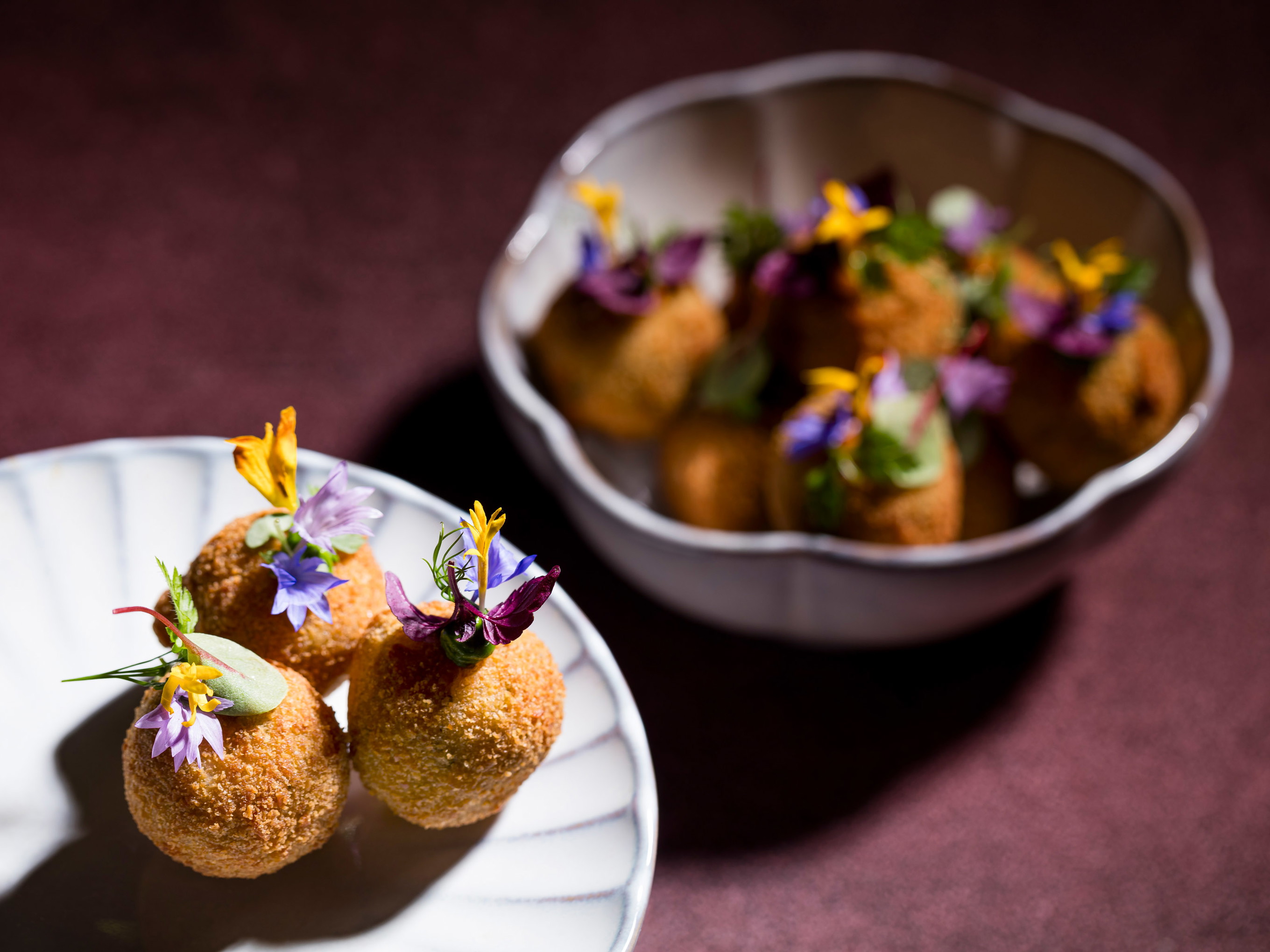 Kichererbsen-Falafel mit Rosen-Creme