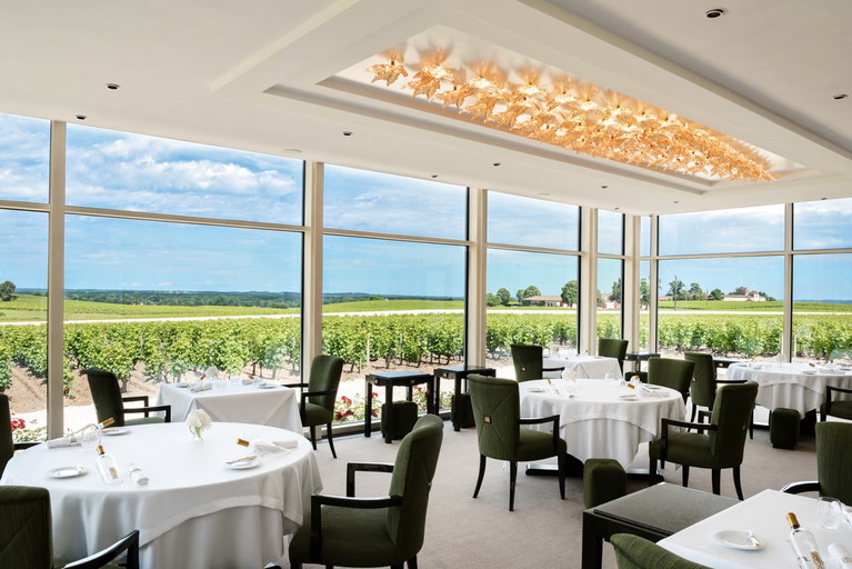 Das Château Lafaurie-Peyraguey und das Sternerestaurant »Caudalie« sind Must Visits in der Appellation Sauternes.