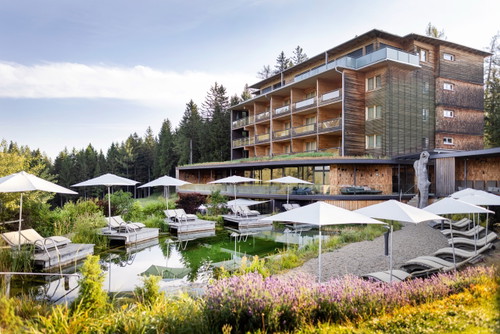 Wellness, all inclusive: Auf der Teichalm bietet die Familie Pierer Natur-, Spa- und Gourmeterlebnisse.
